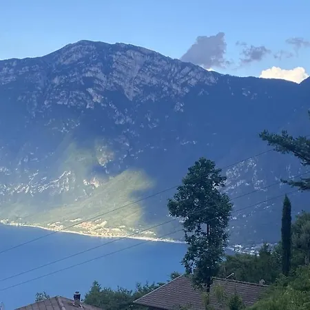 Un Balcone Sul Garda New House With Panoramic Views Over Lake Garda Willa