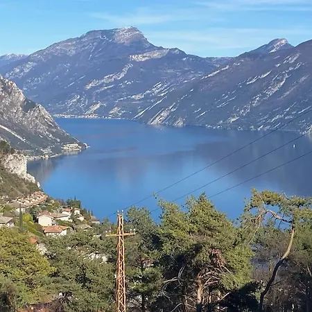 Un Balcone Sul Garda New House With Panoramic Views Over Lake Garda Willa Tremosine